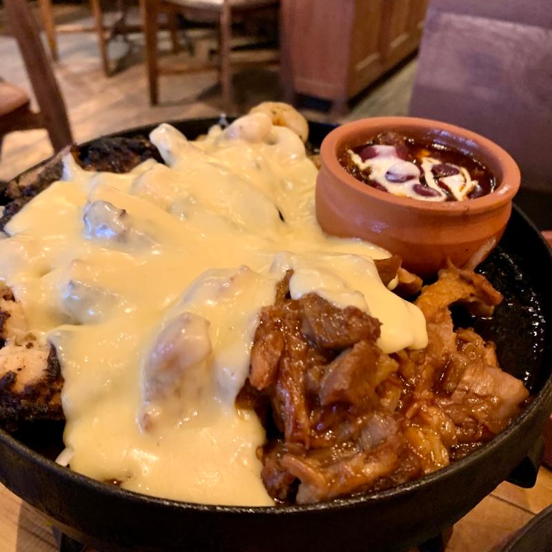 鉄板チーズファヒータ(Aloha Amigo ikebukuro（アロハアミーゴ 池袋）)