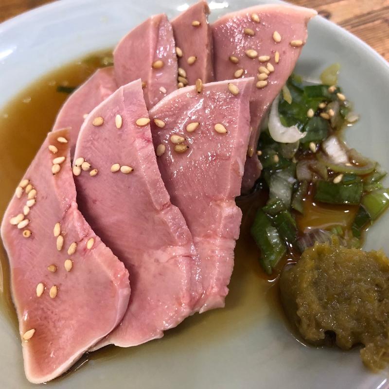 タン刺し(もつ焼 でん 中目黒店)