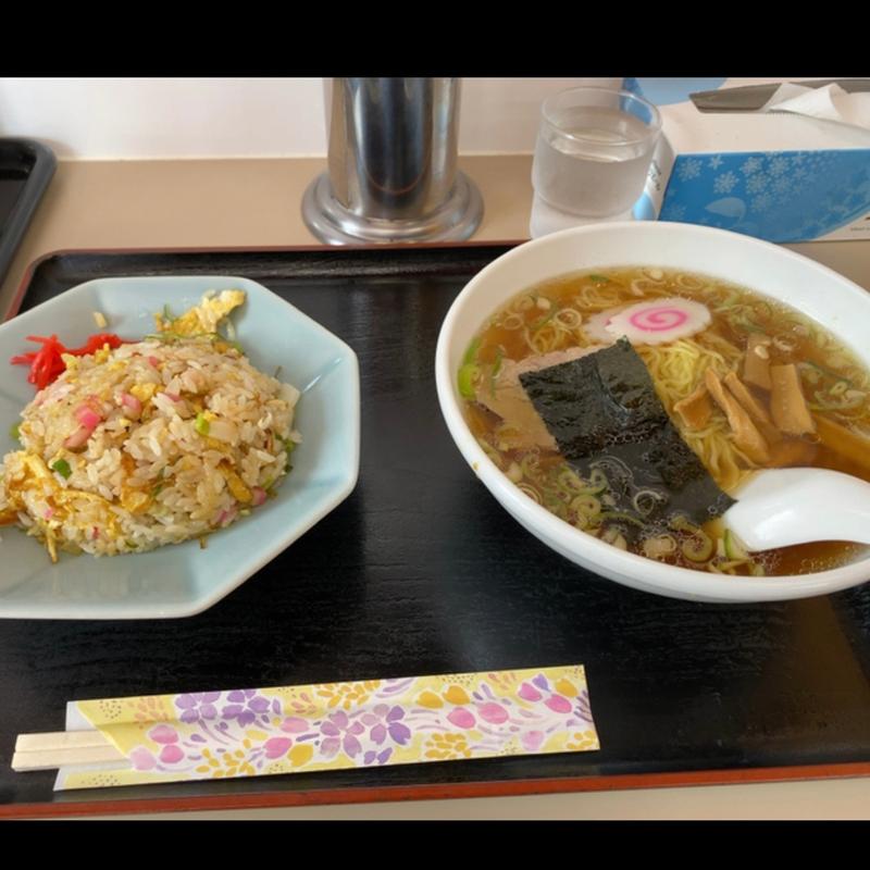 ラーメンと半チャーハン(美松食堂)