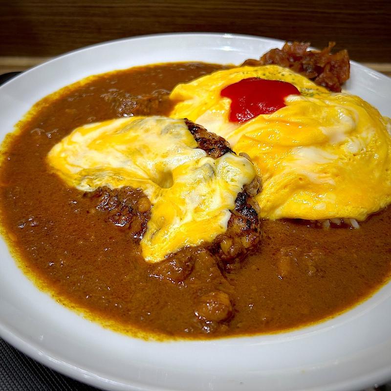 チーズハンバーグオムレツ 欧風ビーフカレー(マイカリー食堂 成城学園前店)