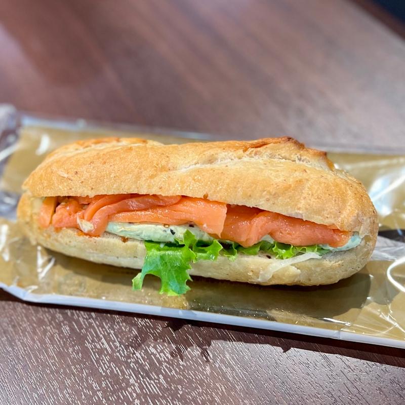バゲットサンド スモークサーモン(セブン-イレブン 札幌南９条西７丁目店)