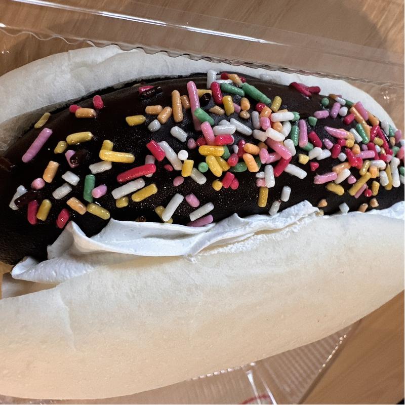 チョコバナナホイップ(焼きたてコッペ製パン)