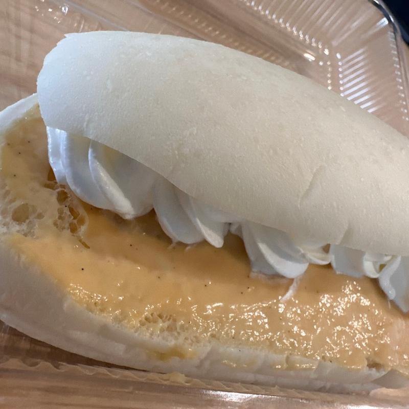 カスタードホイップ(焼きたてコッペ製パン)