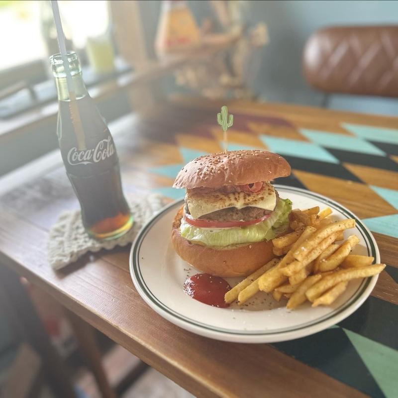 美夜古バーガー(吉国６９４−４)