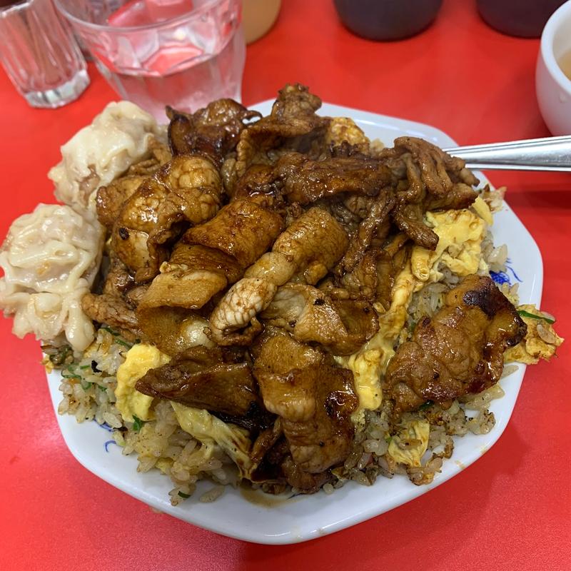 肉玉チャーハン(肉まみれ)(新御茶ノ水 萬龍（まんりゅう）)