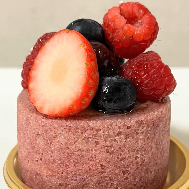 シャルロットオフリュイルージュ(Pâtisserie Sato)