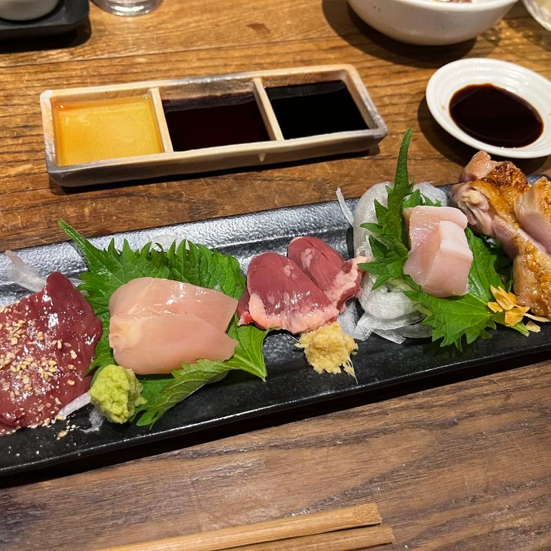 お刺身の5種盛り（たたき・肝・心・むね肉・ささみ）(藤三)