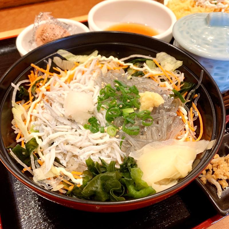 しらす丼御膳(生・釜揚げハーフ)(とびっちょ 本店)