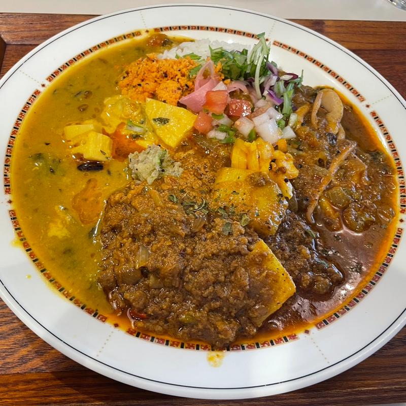 (カリー＆ナイス カトゥール （CURRY＆NICE カトゥール）)