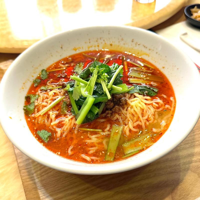 担々麺+小籠包3個セット(四川料理刀削麺 川府 神保町店 （せんふう）)