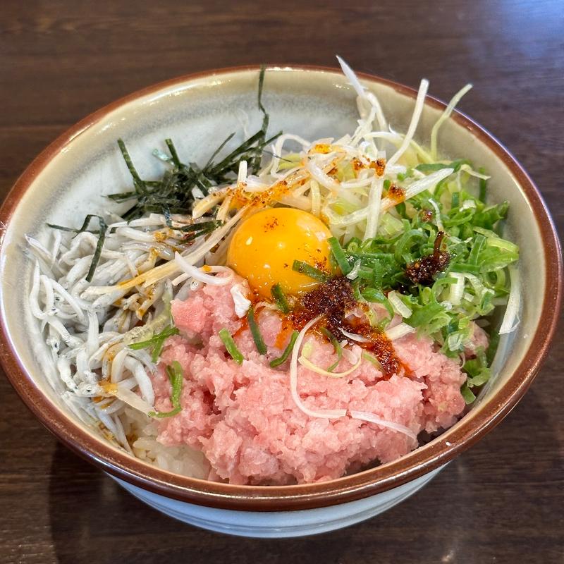 ネギトロ全部のせ丼(納豆、しらすラー油)(大河 ２号店)