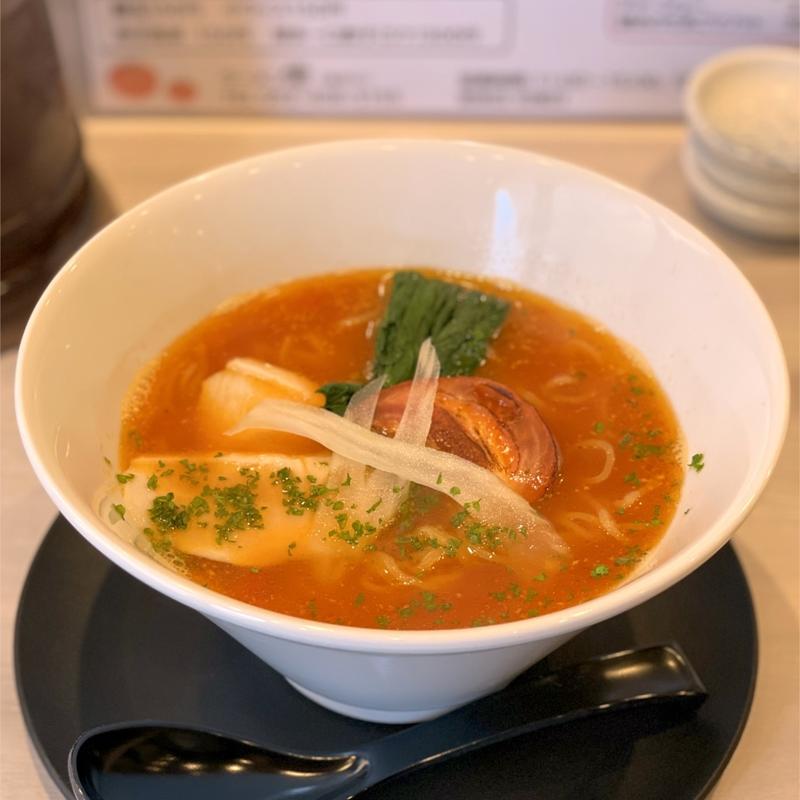 トマト豚骨ラーメン(ラーメン燈（あかり）)