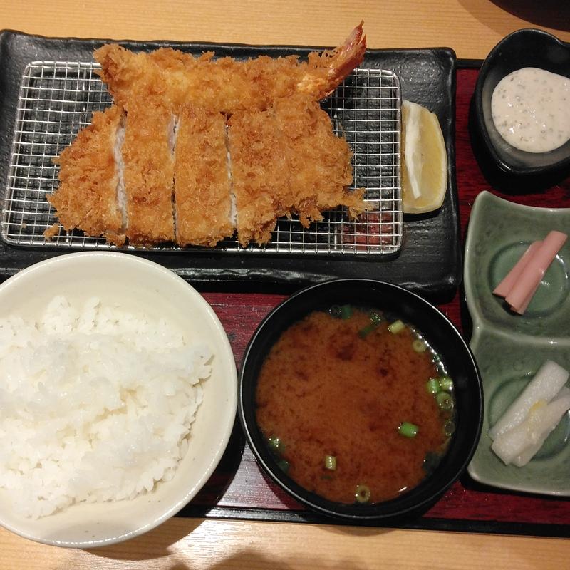 熟成三元豚ロースかつ 95g と大海老フライ盛り合わせ御膳(新宿さぼてん 仙台エスパル店 )