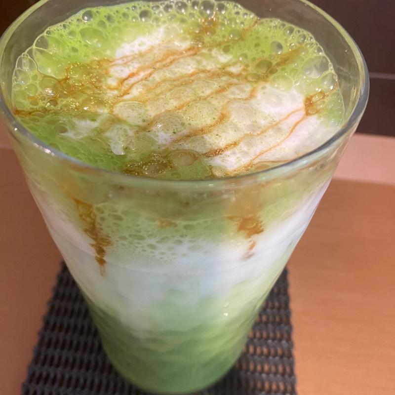 抹茶クレームブリュレ ラテ(Cafeよもだ)