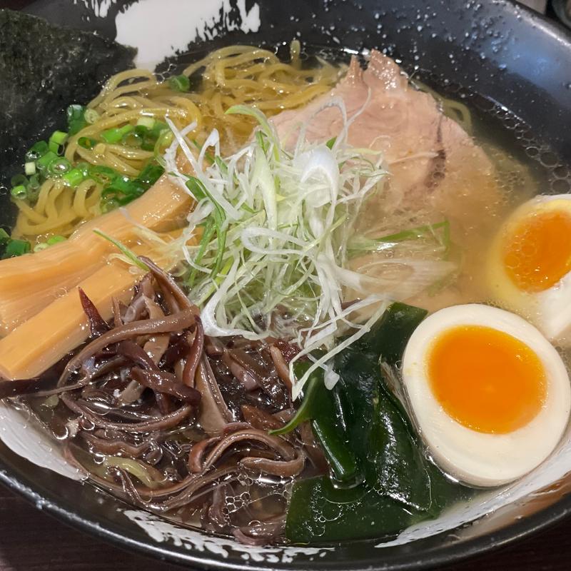 黄金函館塩らーめん(味玉トッピング)(北海道らーめん 文太朗)