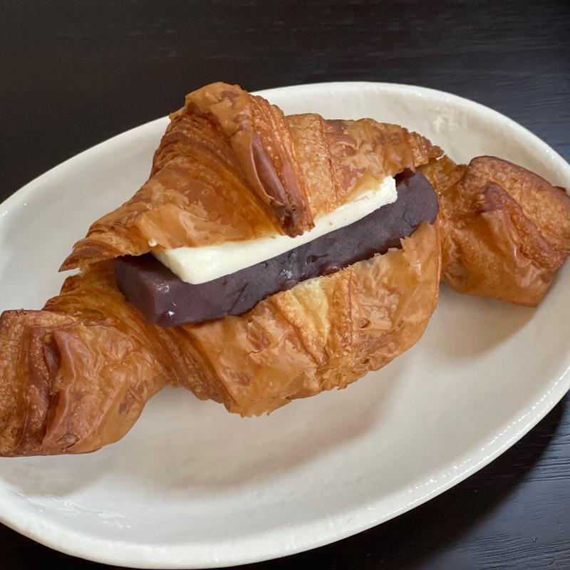 塩クロワッサンあんバター(マヨルカ ベーカリー)