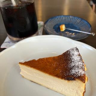 バスクチーズケーキ　アイスコーヒー(珈ノ介コーヒ)