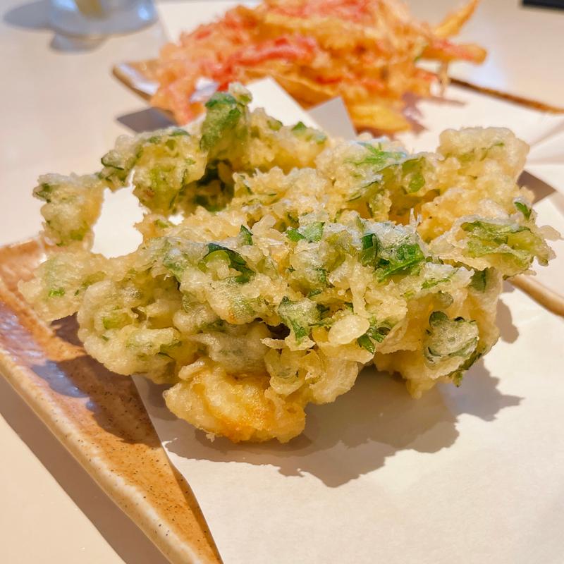 春菊と烏賊のかき揚げ(限定)(手打うどん 長谷沼)