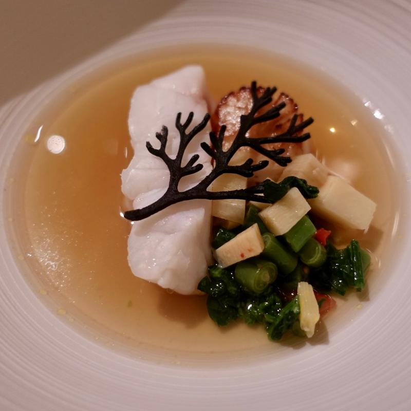 沖縄県産赤仁ミーバイの泡盛蒸し(THE HIRAMATSU HOTELS & RESORTS 宜野座)