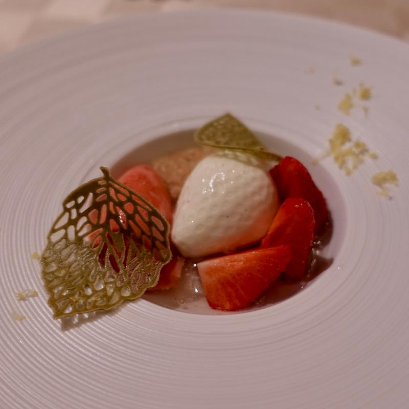 宜野座産いちご(THE HIRAMATSU HOTELS & RESORTS 宜野座)