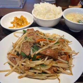レバニラ炒め定食(青山餃子房 浜松町店)