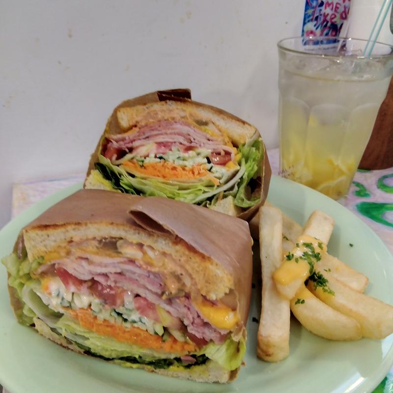 自家製ベーコンのBLTサンド(ムームーフェイマスデリ)