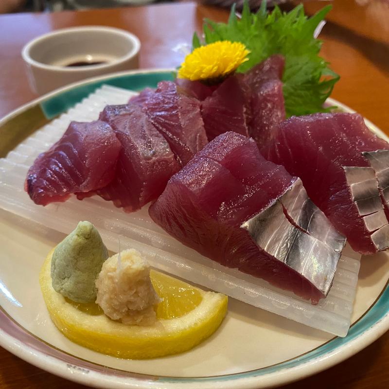 もち鰹の刺身(魚あら （うおあら）)