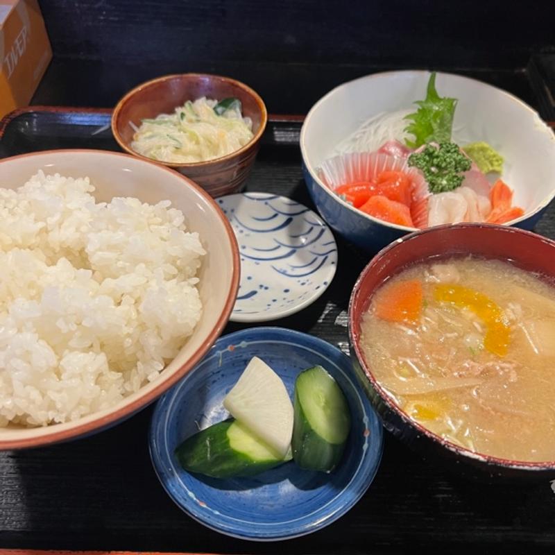 お刺身定食(魚料理 芝文 （しばぶん）)