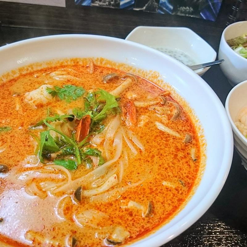 クイッティオトムヤムクンランチ　ミニガパオライス付(ガイヤーン・ソムタム)