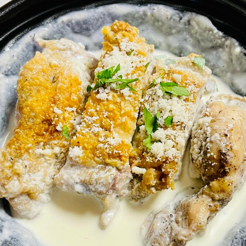 チキンステーキ　トリュフクリームソース(カリーナ カリーナ)