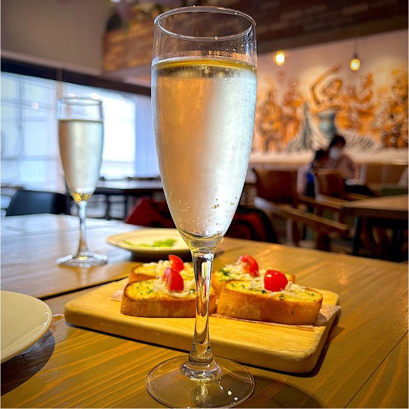 スパークリングワイン(ワイン酒場 GabuLicious 仙台 （ガブリシャス）)