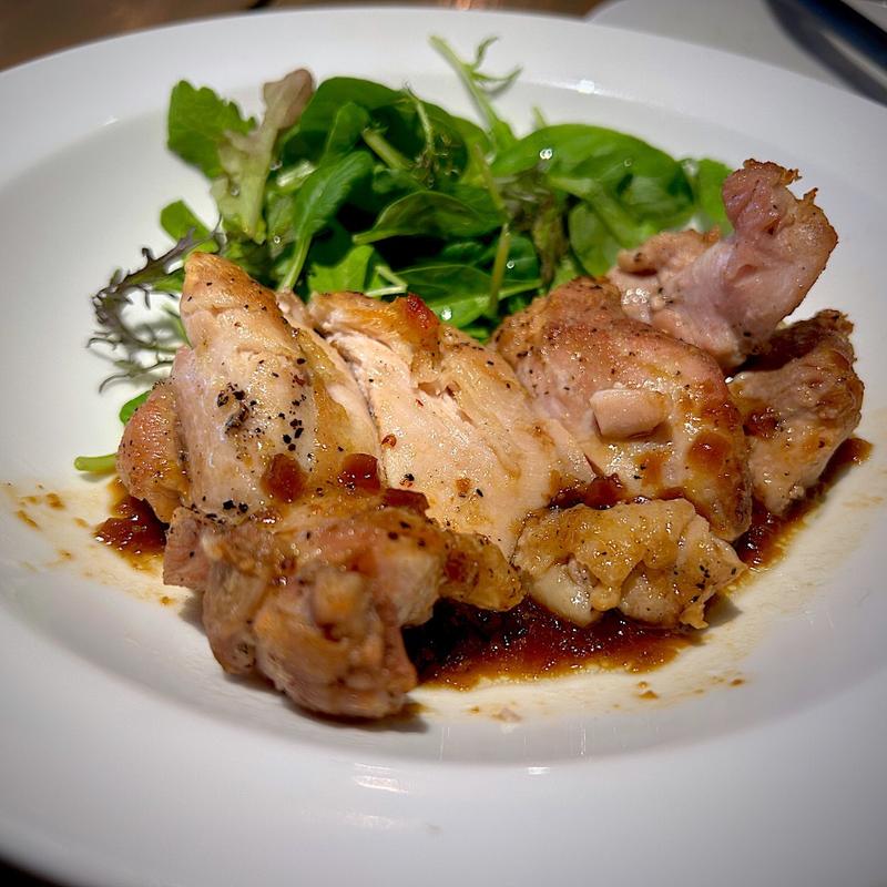 ローストガーリックチキンステーキ〜ハーブ野菜と一緒に〜(ワイン酒場 GabuLicious 仙台 （ガブリシャス）)