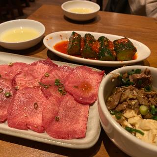 (ホルモン焼肉しまちゃん)
