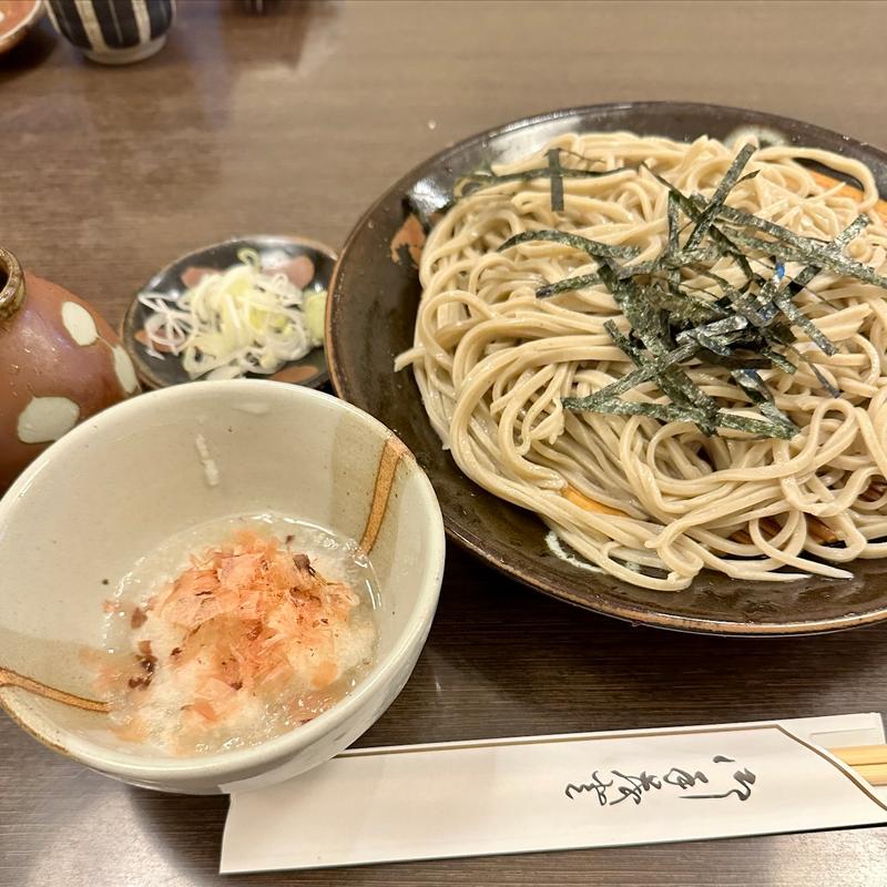 おろしそば（辛味大根）(志な乃)