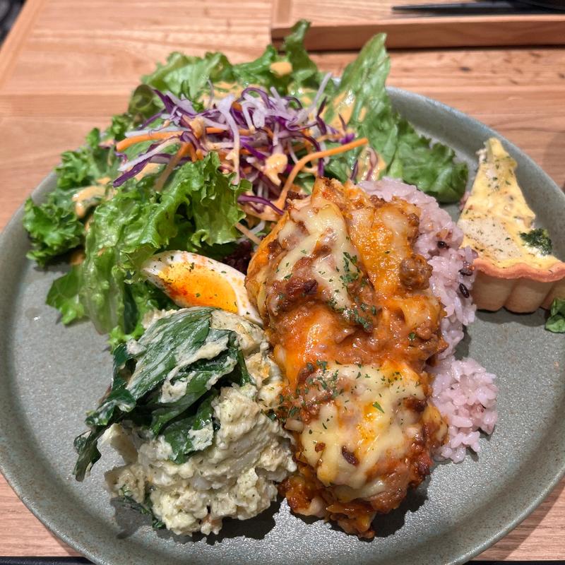 (M’s market delicatessen & diner)