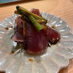 カツオのタタキ ニラ醤油(くら竹)