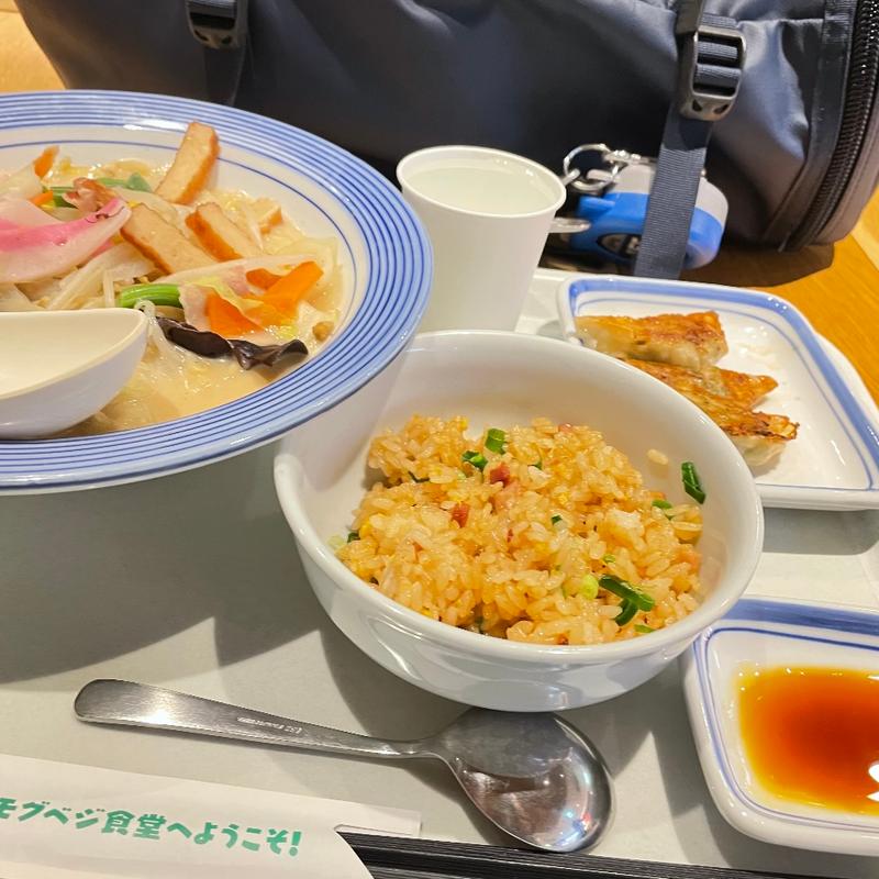 長崎ちゃんぽん＋半ちゃん＋餃子(リンガーハット ペリエ千葉店)