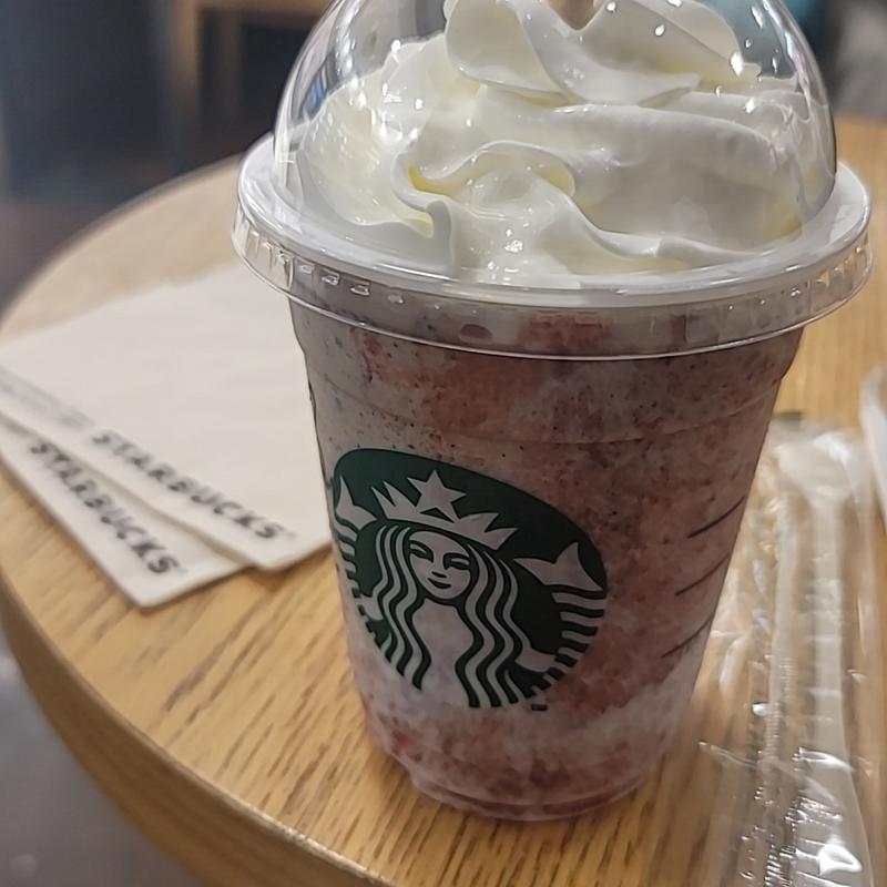 ストロベリーフラペチーノカスタマイズ(スターバックス)