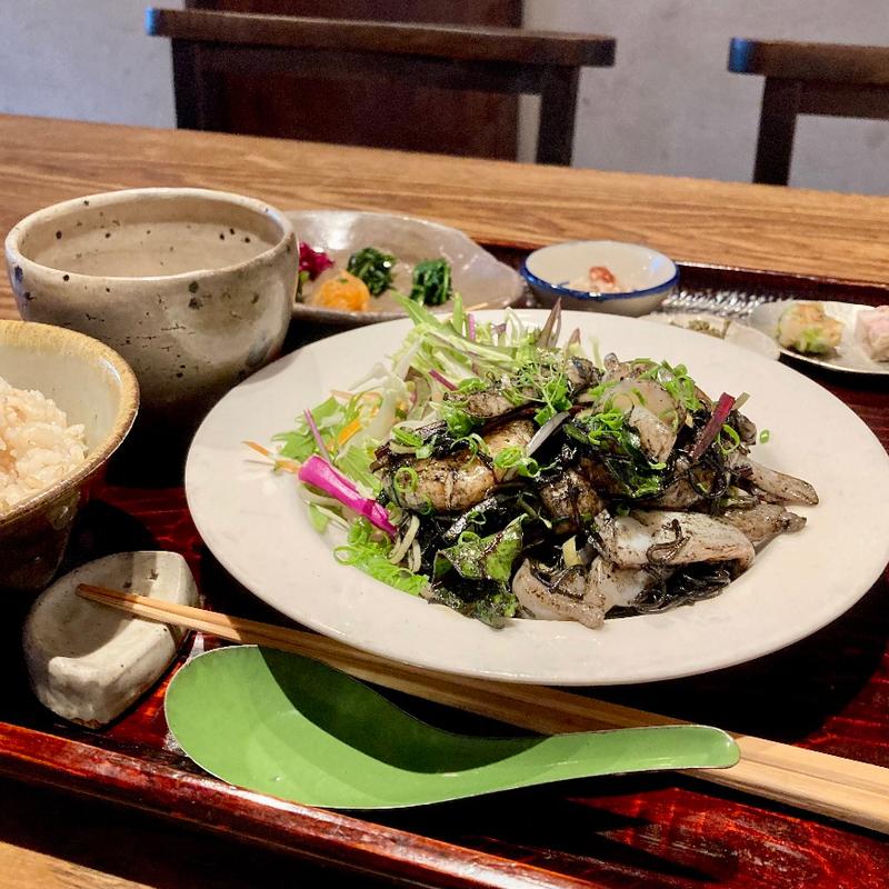 天然エビと針イカと春雨のイカスミ炒め(中国食堂 261)