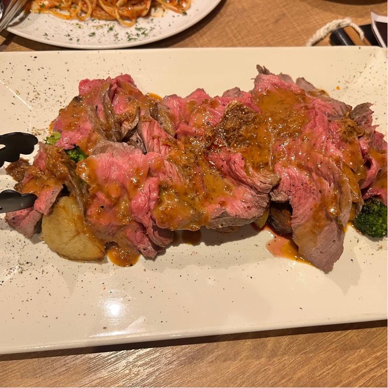 牛イチボのローストビーフ(Beer Cafe グリル ベリーズ)