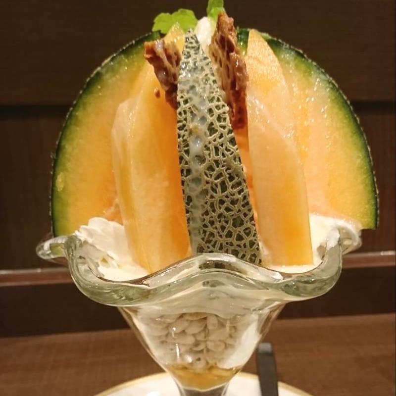 贅沢メロンパフェ(倉式珈琲店 荻窪タウンセブン店)