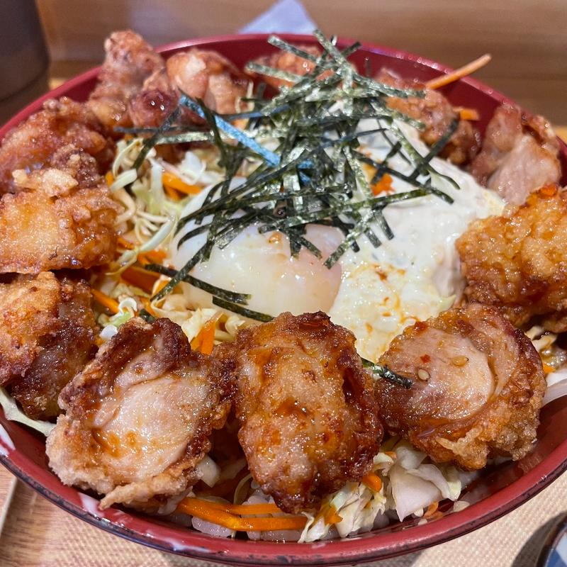 唐揚げタルタル丼(にこみ・めし 世田谷まあまあ屋 神保町店)