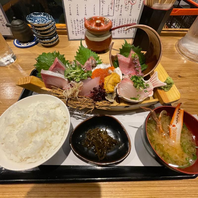 舟盛り刺身定食(魚ト肴　いとおかし)