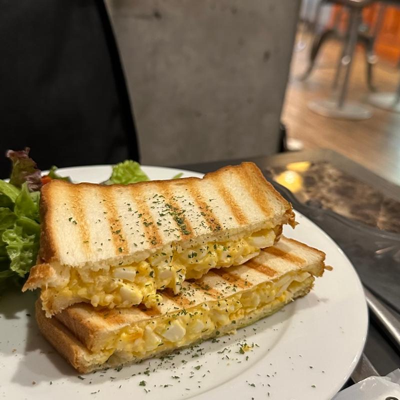 ＨＯＴエッグサンド(モンディアルカフェ328 （MONDIAL KAFFEE 328）)