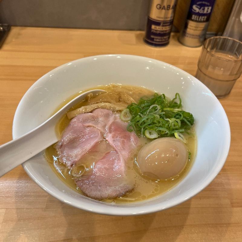 鶏白湯ラーメン(鶏白湯白(はく))