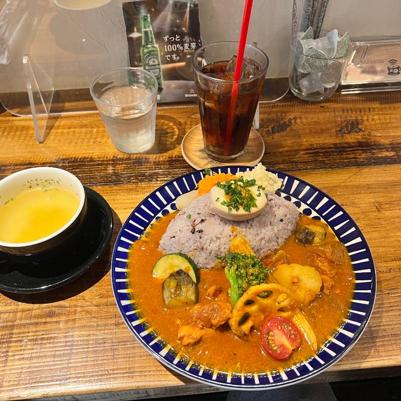 たっぷり野菜のチキンカレー(リトルネストカフェ)