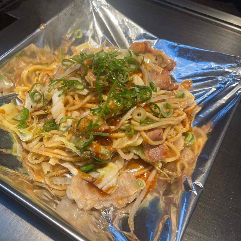 塩ホルモン焼きそば(お好み焼偶 三木店)