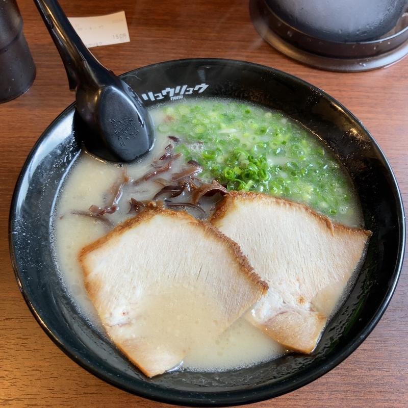ラーメン　白(ラーメン リュウリュウ)