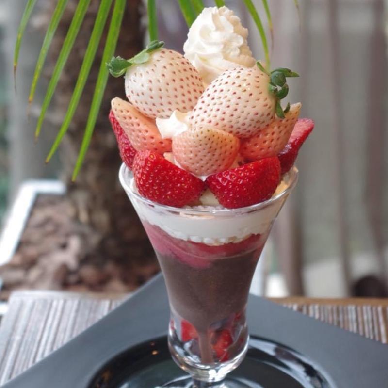 紅白苺パフェ(プリンス オブ ザ フルーツ)