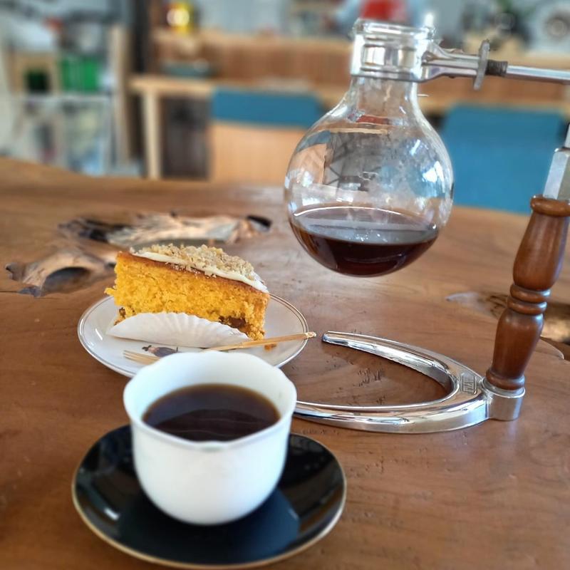 にんじんケーキ サイフォン珈琲(Kuma Cafe ・クマカフェ)